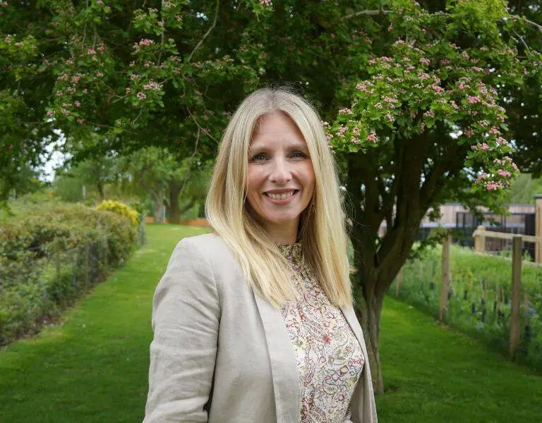 Lisa Mitchinson