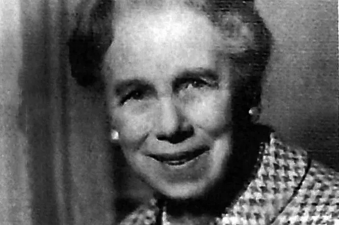 A photo portrait of Dr Margaret Young