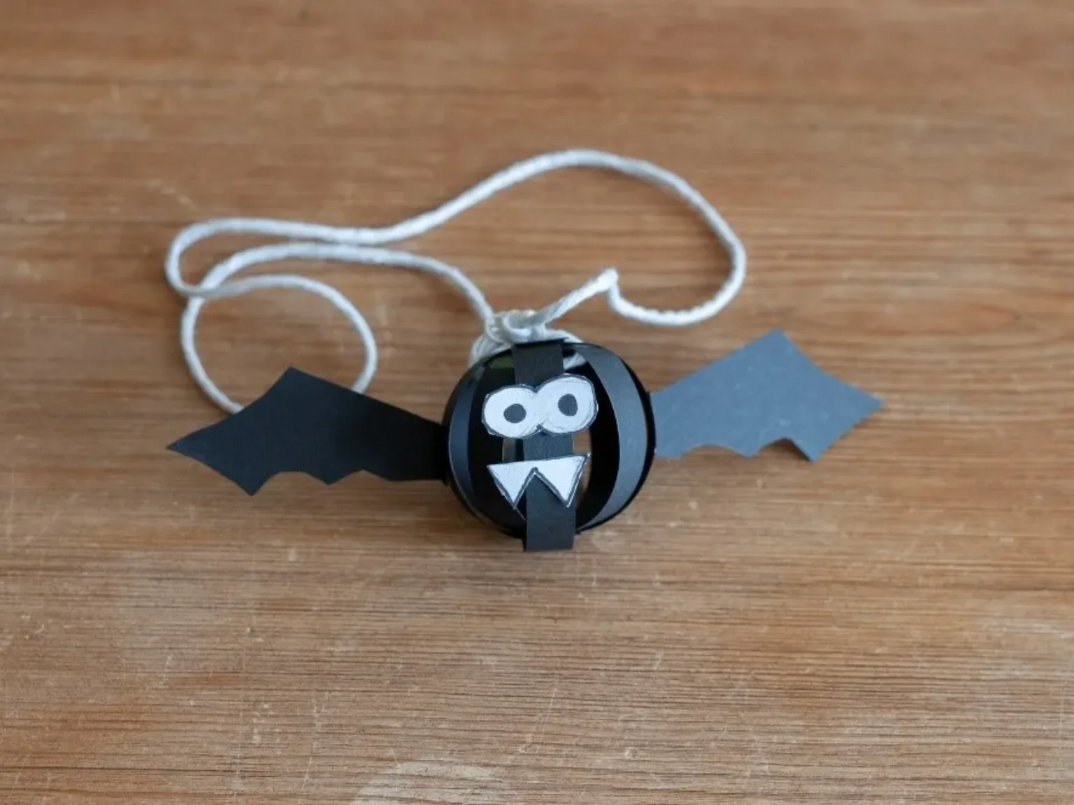 Paper bat cat toy